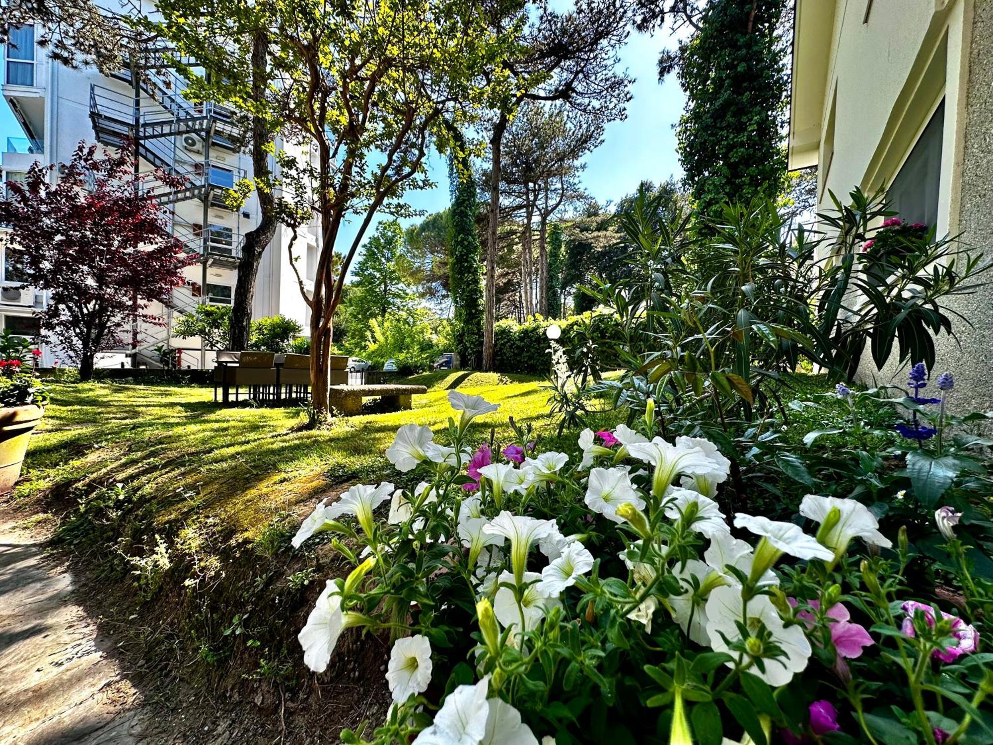 Villa Greif Pineta لينانو سابيادورو المظهر الخارجي الصورة