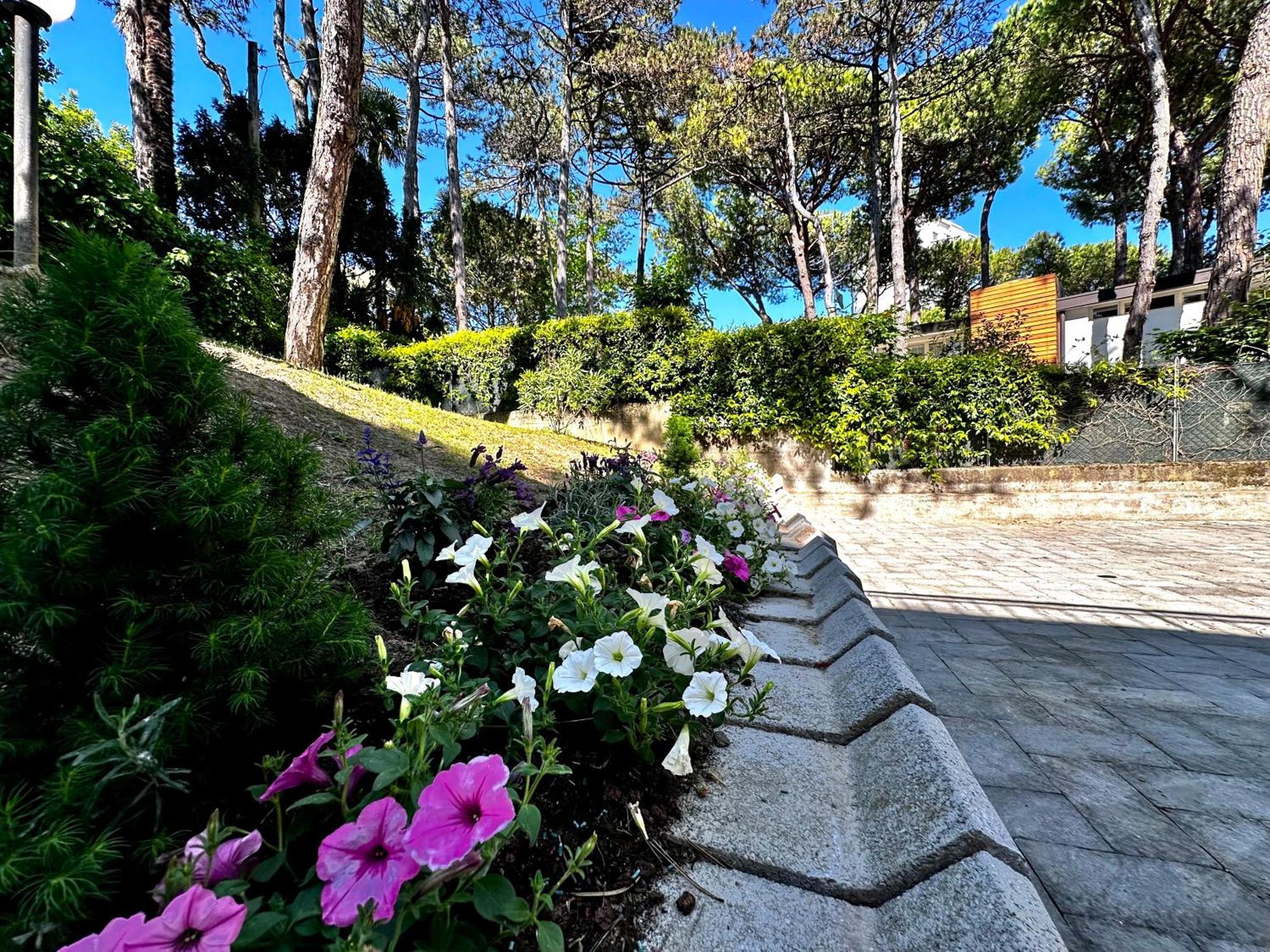 Villa Greif Pineta لينانو سابيادورو المظهر الخارجي الصورة