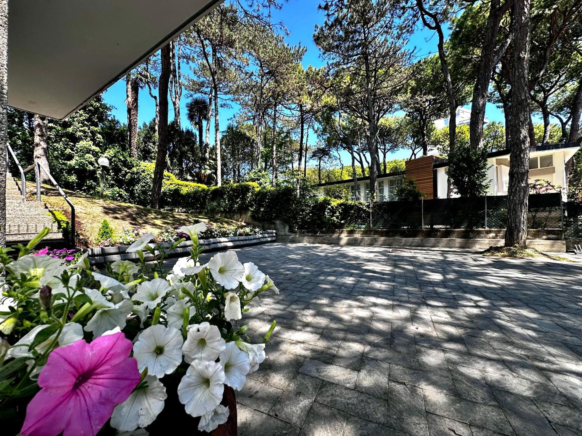 Villa Greif Pineta لينانو سابيادورو المظهر الخارجي الصورة
